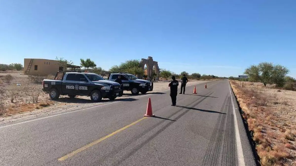 La Policía patrulla la carretera federal 15 en Sonora